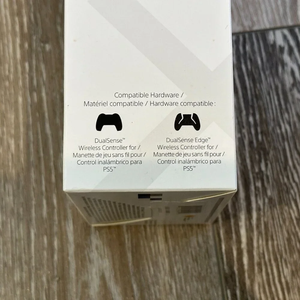 NWT Sony Playstation DualSense Charging Station for PS5